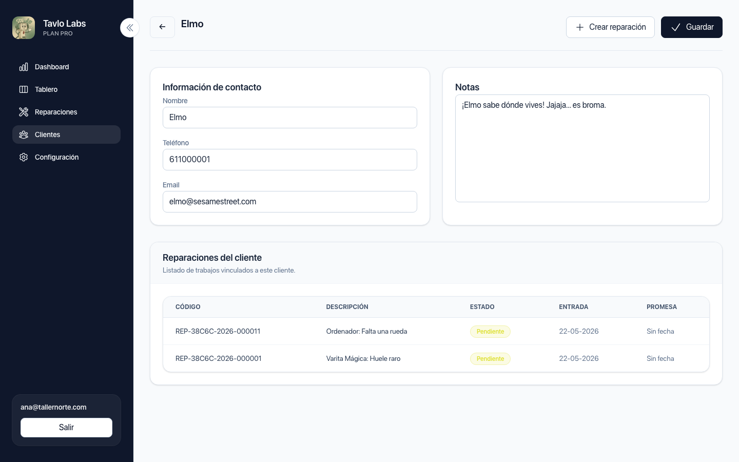 Ficha de cliente con historial de reparaciones y datos de contacto